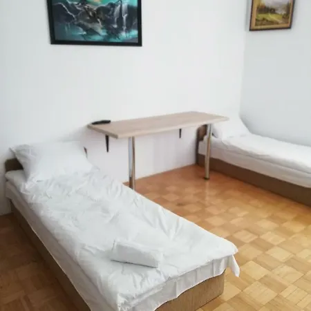 Zacisze Hotel *