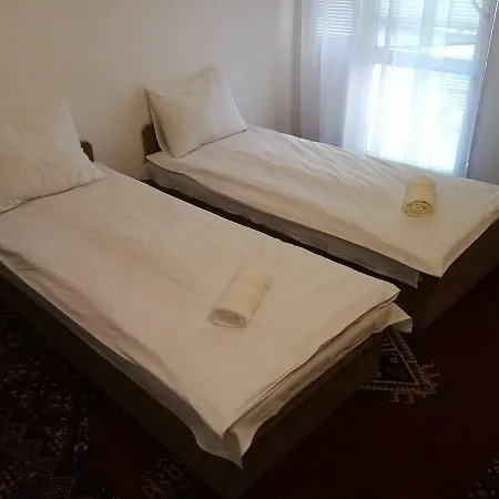 Zacisze Hotel *